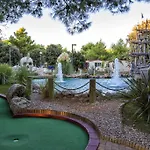 Amadria Park Deluxe Mobile شيبينيك