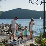 Amadria Park Deluxe Mobile شيبينيك