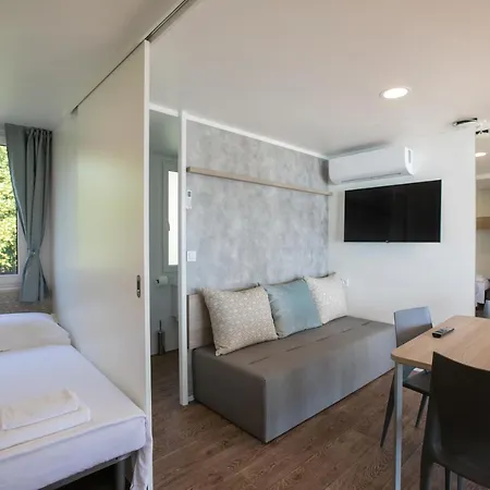 База отдыха Amadria Park Deluxe Mobile Home