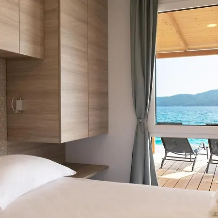 База отдыха Amadria Park Deluxe Mobile Home Шибеник