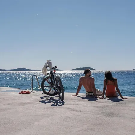 Amadria Park Deluxe Mobile Szybenik