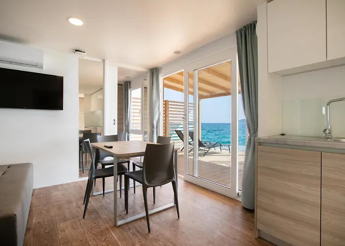 Amadria Park Deluxe Mobile 希贝尼克