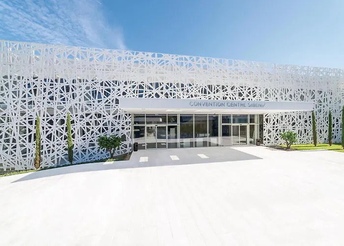 Amadria Park Deluxe Mobile