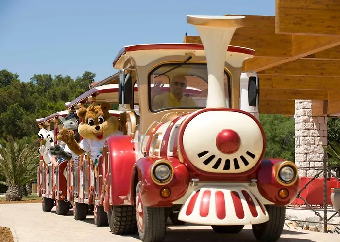 Amadria Park Deluxe Mobile 4* 希贝尼克